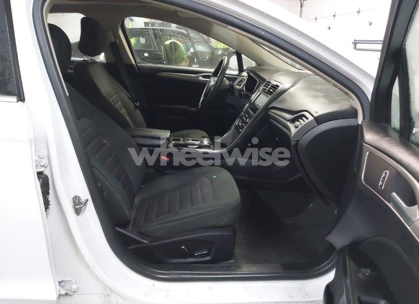 Photo 5 of 2020 Ford Fusion SE (VIN 3FA6P0T90LR173222)