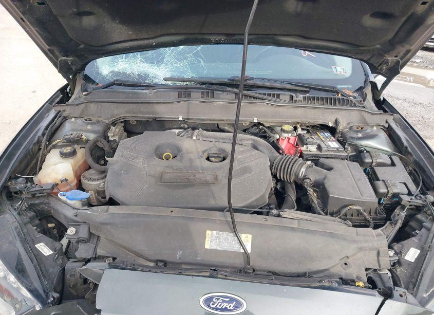 Photo 10 of 2015 Ford Fusion SE (VIN 3FA6P0T91FR249521)