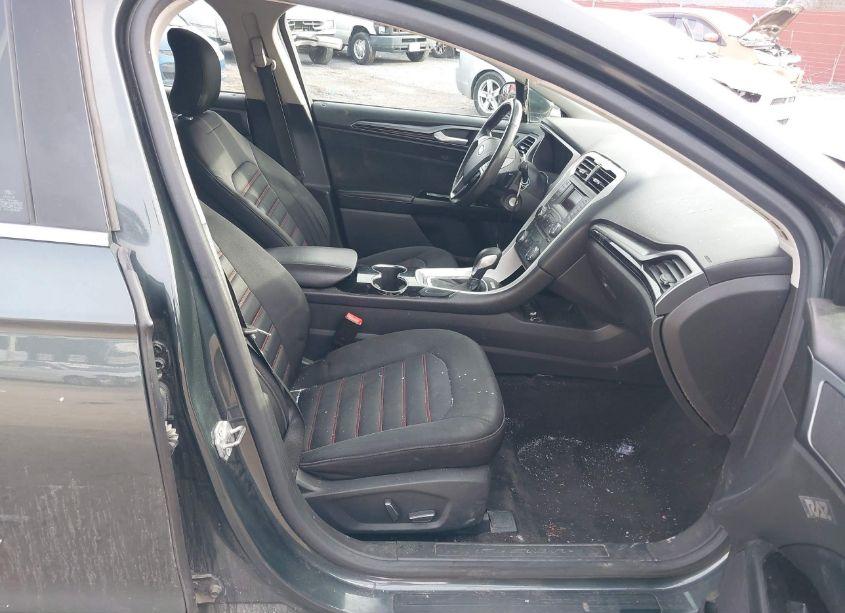 Photo 5 of 2015 Ford Fusion SE (VIN 3FA6P0T91FR249521)