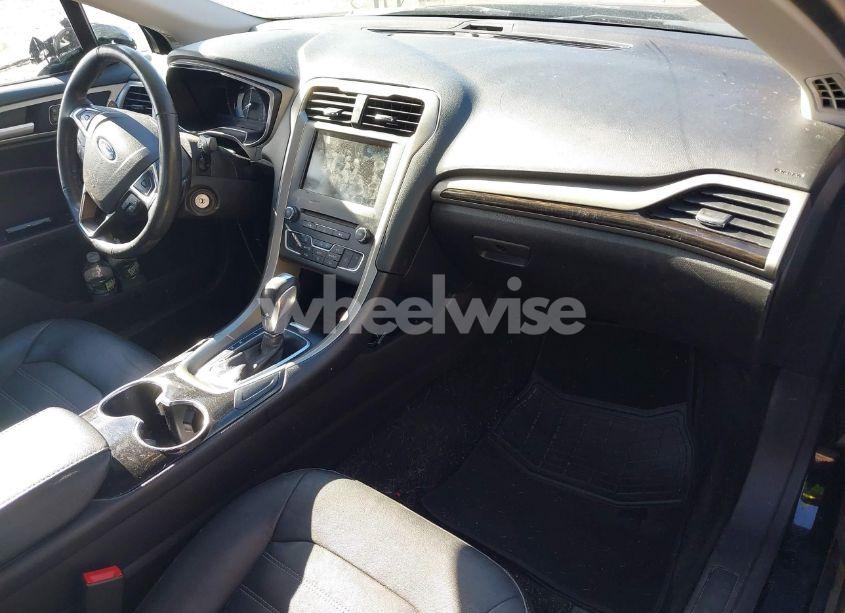 Photo 5 of 2016 Ford Fusion SE (VIN 3FA6P0T91GR162204)