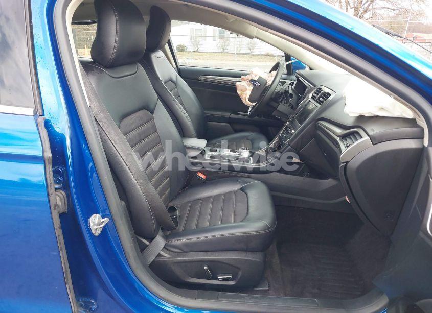 Photo 5 of 2017 Ford Fusion SE (VIN 3FA6P0T91HR333731)