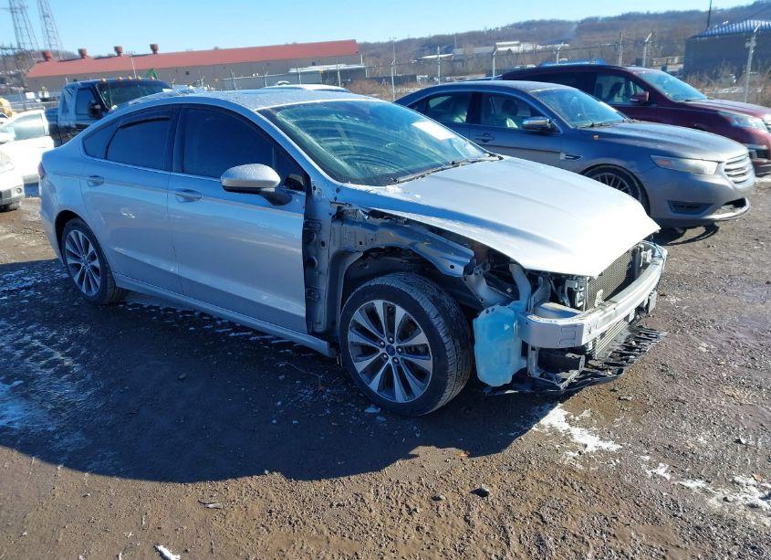 2019 Ford Fusion SE (VIN 3FA6P0T91KR230963) main photo