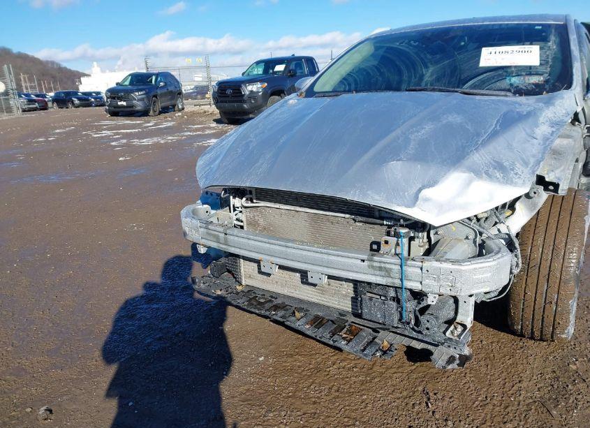 Photo 6 of 2019 Ford Fusion SE (VIN 3FA6P0T91KR230963)