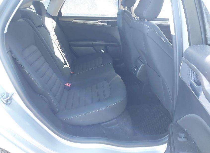 Photo 8 of 2019 Ford Fusion SE (VIN 3FA6P0T91KR230963)