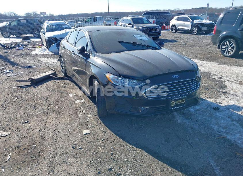 2019 Ford Fusion SE (VIN 3FA6P0T91KR274803) main photo