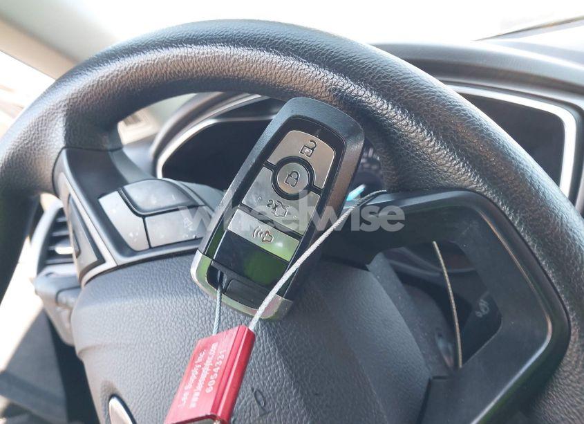 Photo 11 of 2019 Ford Fusion SE (VIN 3FA6P0T91KR274803)