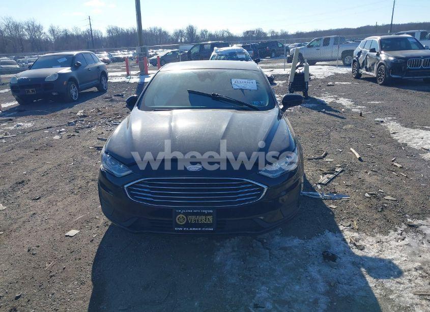 Photo 13 of 2019 Ford Fusion SE (VIN 3FA6P0T91KR274803)
