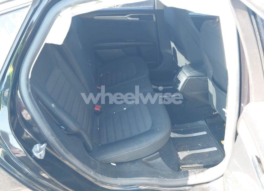 Photo 8 of 2019 Ford Fusion SE (VIN 3FA6P0T91KR274803)