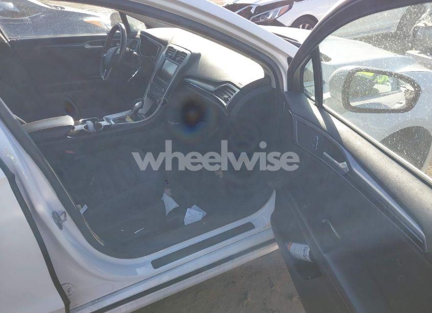 Photo 5 of 2016 Ford Fusion SE (VIN 3FA6P0T92GR307671)