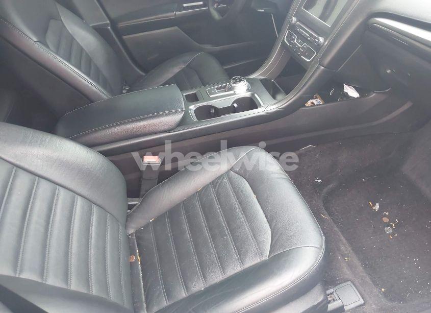 Photo 5 of 2017 Ford Fusion SE (VIN 3FA6P0T92HR186139)