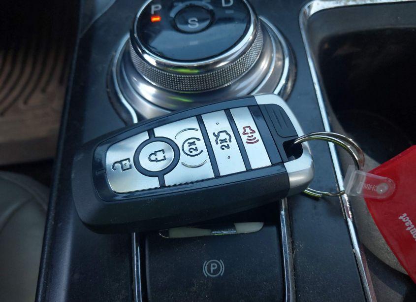 Photo 11 of 2017 Ford Fusion SE (VIN 3FA6P0T92HR264399)