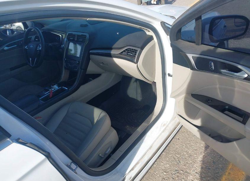 Photo 5 of 2017 Ford Fusion SE (VIN 3FA6P0T92HR264399)