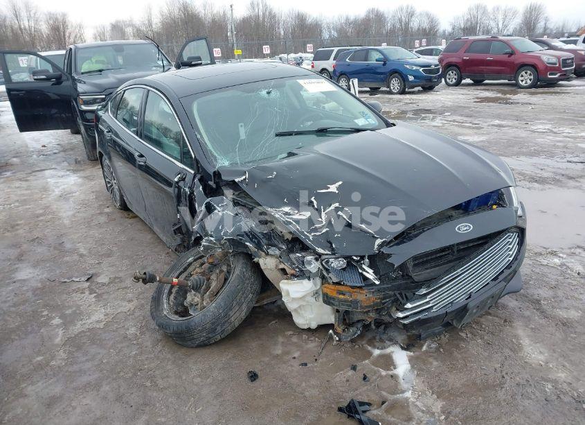 2017 Ford Fusion SE (VIN 3FA6P0T92HR389015) main photo