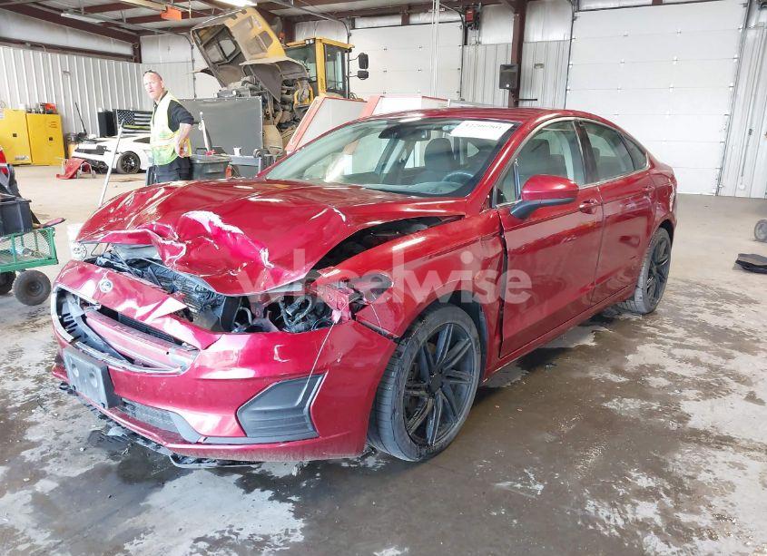 Photo 2 of 2019 Ford Fusion SE (VIN 3FA6P0T92KR216957)
