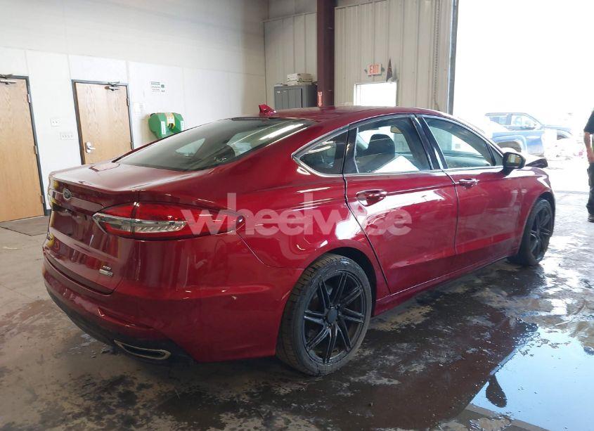 Photo 4 of 2019 Ford Fusion SE (VIN 3FA6P0T92KR216957)