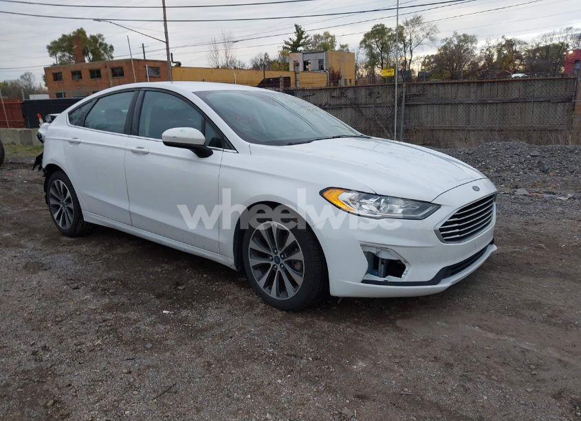 2020 Ford Fusion SE (VIN 3FA6P0T92LR225322) main photo