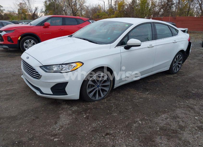 Photo 2 of 2020 Ford Fusion SE (VIN 3FA6P0T92LR225322)