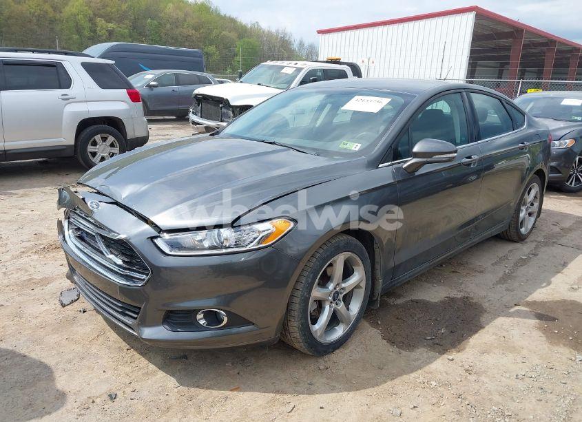 Photo 2 of 2016 Ford Fusion SE (VIN 3FA6P0T93GR212603)