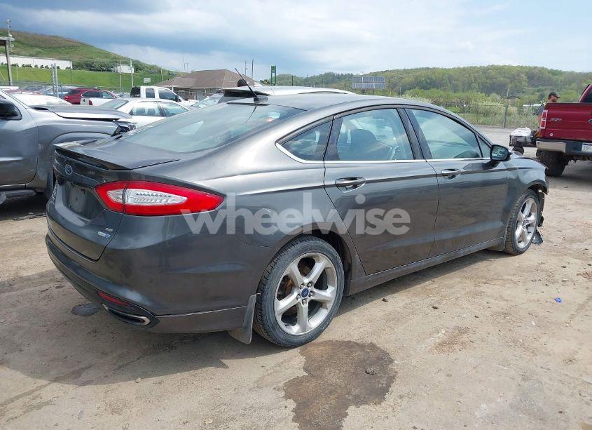 Photo 4 of 2016 Ford Fusion SE (VIN 3FA6P0T93GR212603)