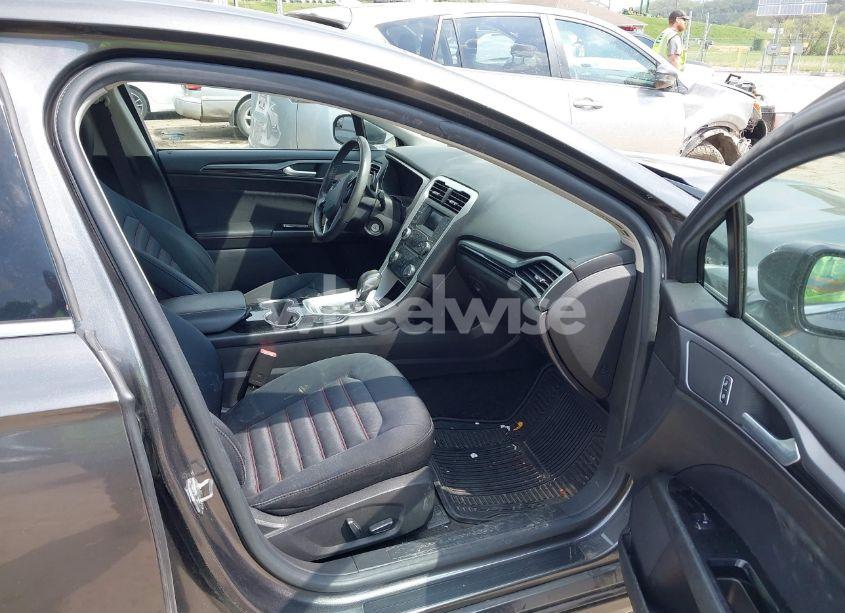 Photo 5 of 2016 Ford Fusion SE (VIN 3FA6P0T93GR212603)