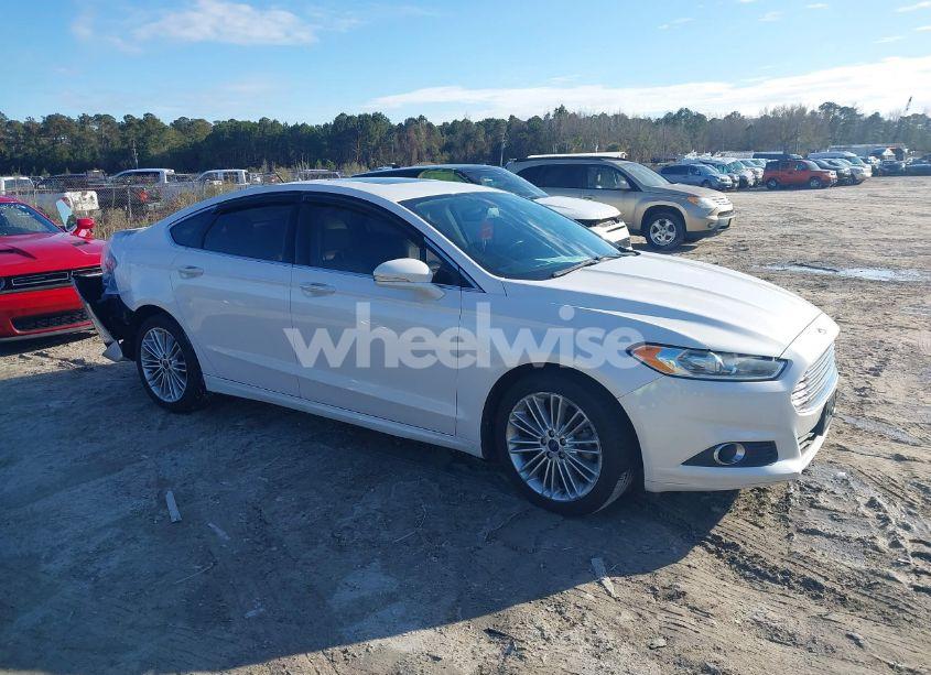 2016 Ford Fusion SE (VIN 3FA6P0T93GR300390) main photo