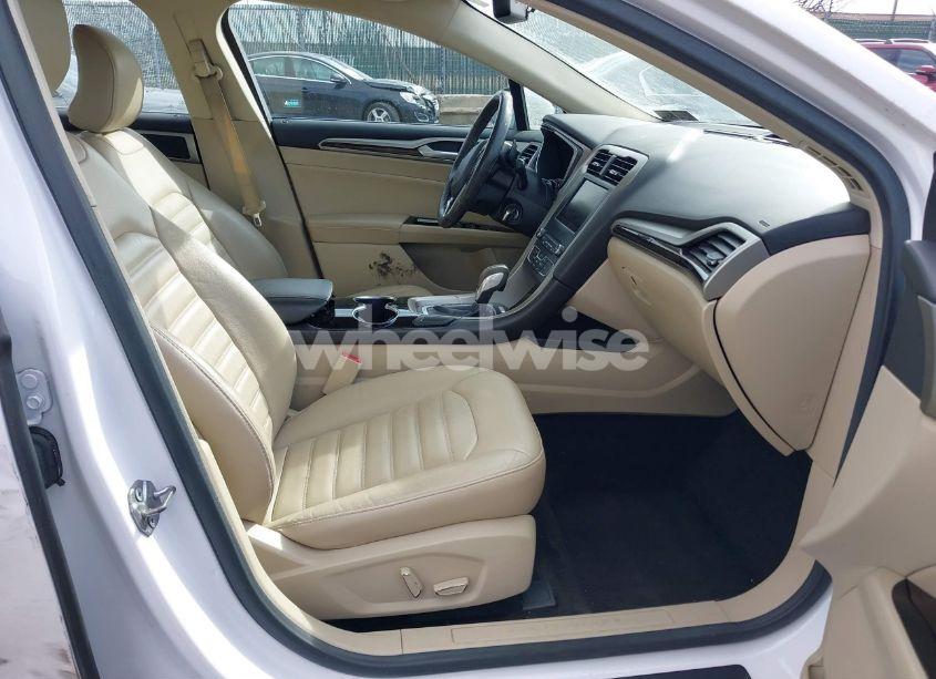 Photo 5 of 2016 Ford Fusion SE (VIN 3FA6P0T93GR348990)