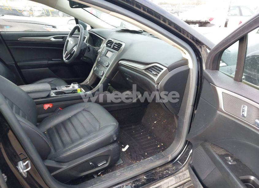 Photo 5 of 2017 Ford Fusion SE (VIN 3FA6P0T93HR275069)