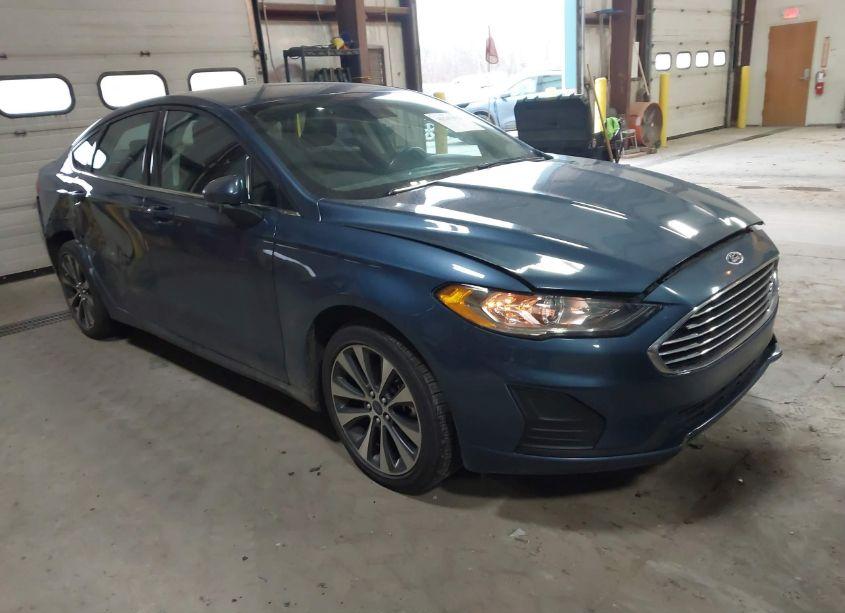 2019 Ford Fusion SE (VIN 3FA6P0T93KR152072) main photo
