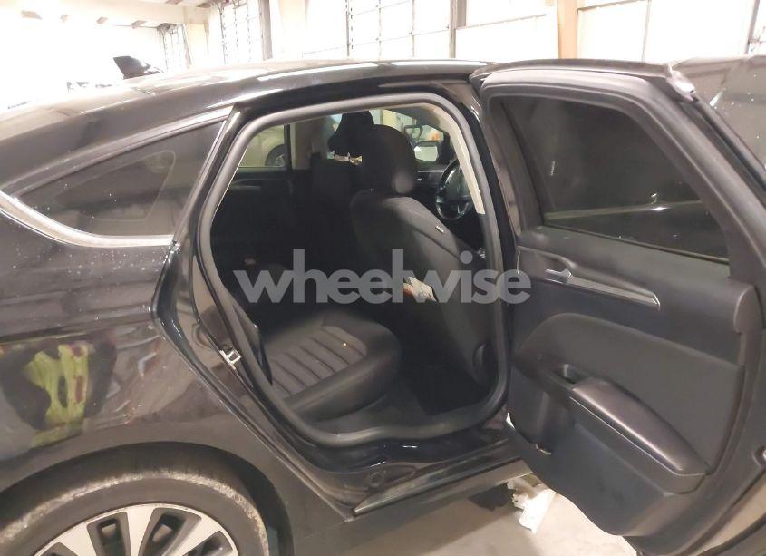 Photo 8 of 2019 Ford Fusion SE (VIN 3FA6P0T93KR217275)