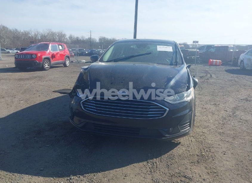 Photo 12 of 2019 Ford Fusion SE (VIN 3FA6P0T93KR253645)