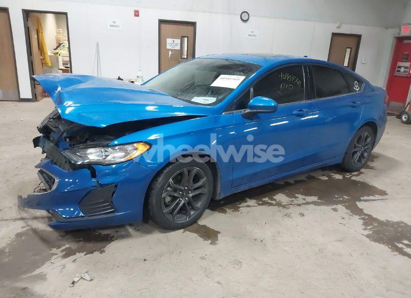 Photo 2 of 2020 Ford Fusion SE (VIN 3FA6P0T93LR202096)