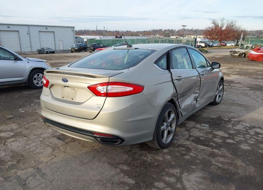 Photo 4 of 2015 Ford Fusion SE (VIN 3FA6P0T94FR241459)