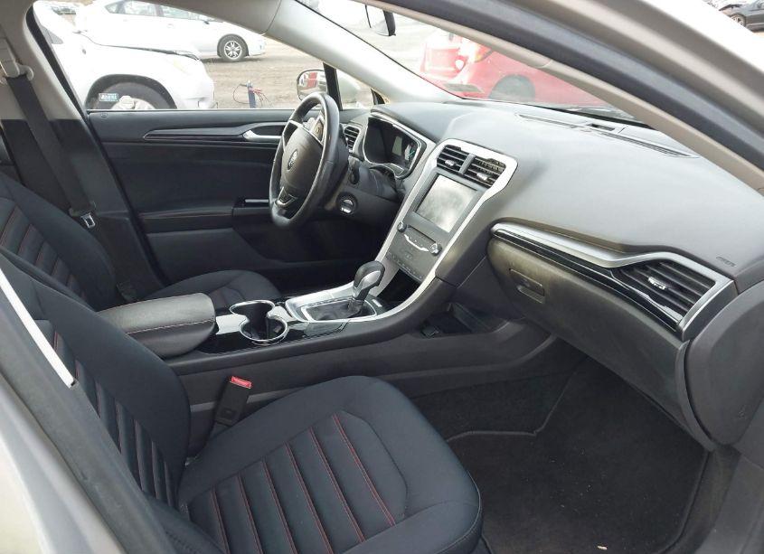 Photo 5 of 2015 Ford Fusion SE (VIN 3FA6P0T94FR241459)