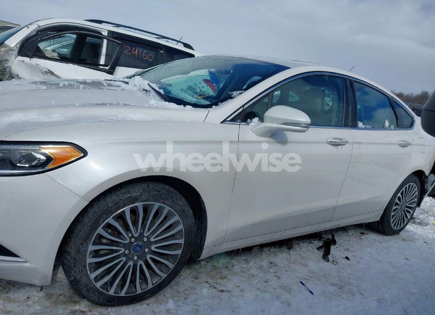 Photo 14 of 2017 Ford Fusion SE (VIN 3FA6P0T94HR412696)