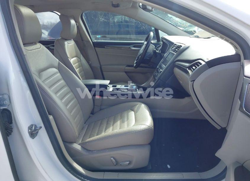 Photo 5 of 2017 Ford Fusion SE (VIN 3FA6P0T94HR412696)