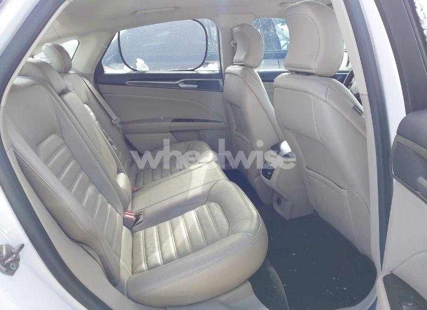 Photo 8 of 2017 Ford Fusion SE (VIN 3FA6P0T94HR412696)