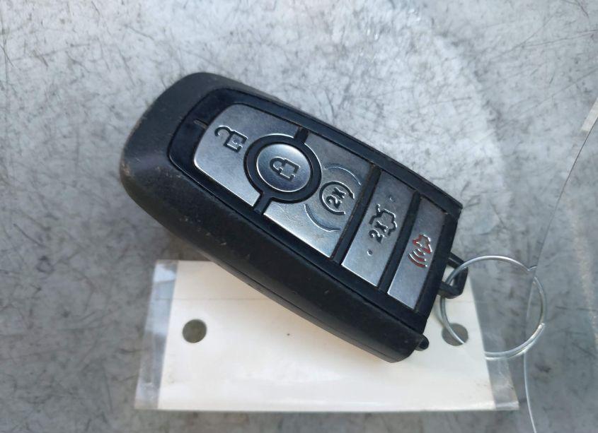 Photo 11 of 2018 Ford Fusion SE (VIN 3FA6P0T94JR114459)