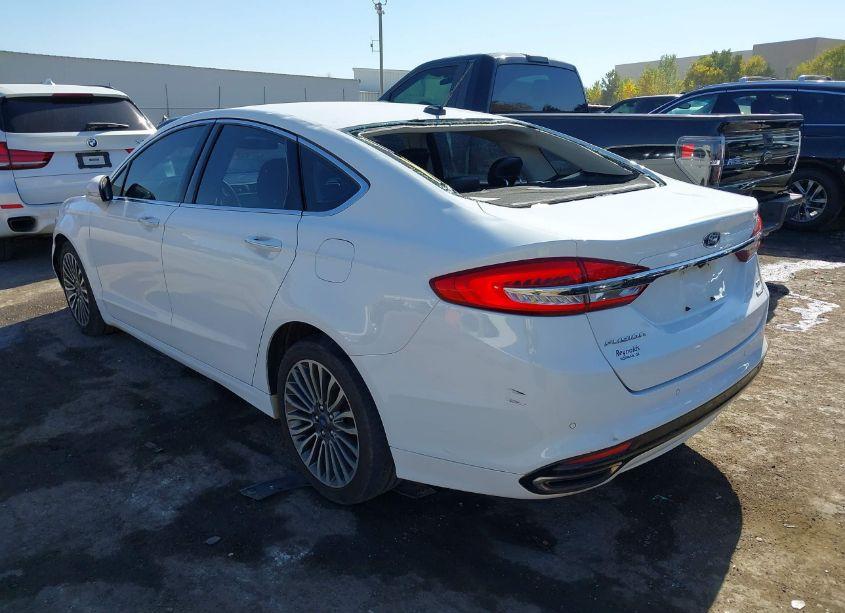Photo 3 of 2018 Ford Fusion SE (VIN 3FA6P0T94JR114459)