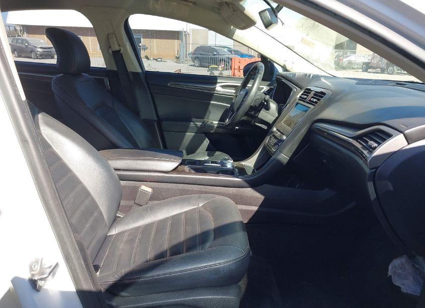 Photo 5 of 2018 Ford Fusion SE (VIN 3FA6P0T94JR114459)