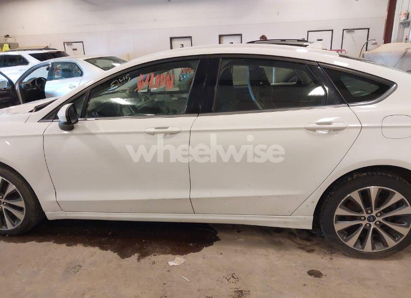 Photo 15 of 2020 Ford Fusion SE (VIN 3FA6P0T94LR179878)