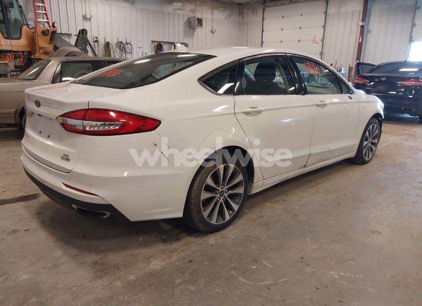 Photo 4 of 2020 Ford Fusion SE (VIN 3FA6P0T94LR179878)