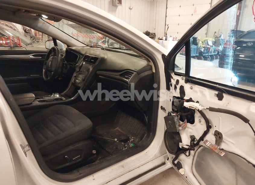 Photo 5 of 2020 Ford Fusion SE (VIN 3FA6P0T94LR179878)