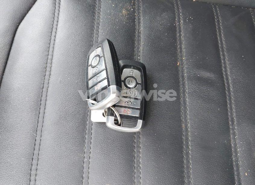 Photo 11 of 2017 Ford Fusion SE (VIN 3FA6P0T95HR140398)