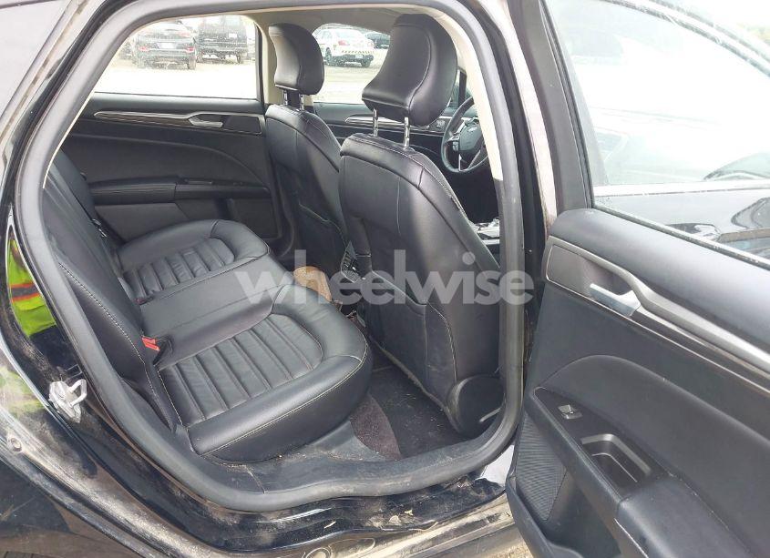 Photo 8 of 2017 Ford Fusion SE (VIN 3FA6P0T95HR140398)