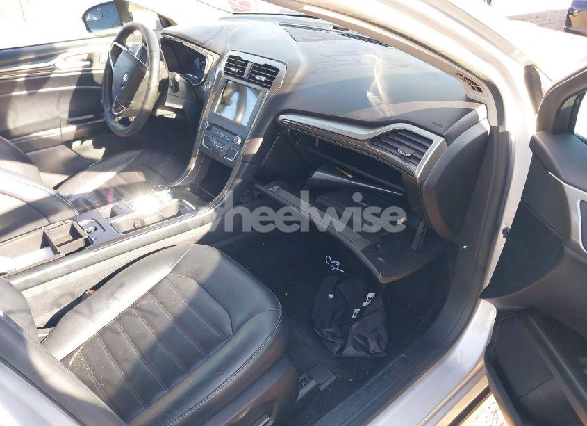 Photo 5 of 2017 Ford Fusion SE (VIN 3FA6P0T95HR322568)