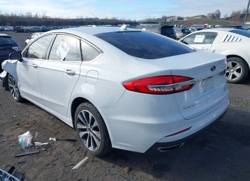 Photo 3 of 2019 Ford Fusion SE (VIN 3FA6P0T95KR269488)