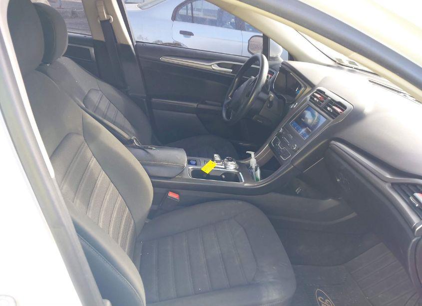 Photo 5 of 2019 Ford Fusion SE (VIN 3FA6P0T95KR269488)