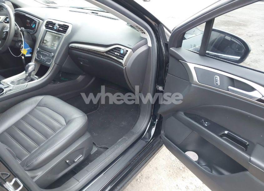 Photo 5 of 2016 Ford Fusion SE (VIN 3FA6P0T96GR231131)