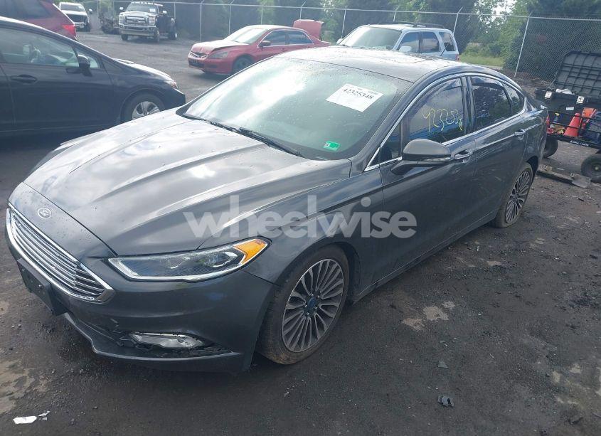 Photo 2 of 2017 Ford Fusion SE (VIN 3FA6P0T96HR140314)