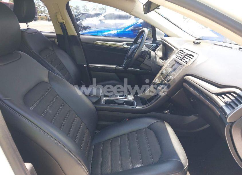 Photo 5 of 2017 Ford Fusion SE (VIN 3FA6P0T96HR316536)